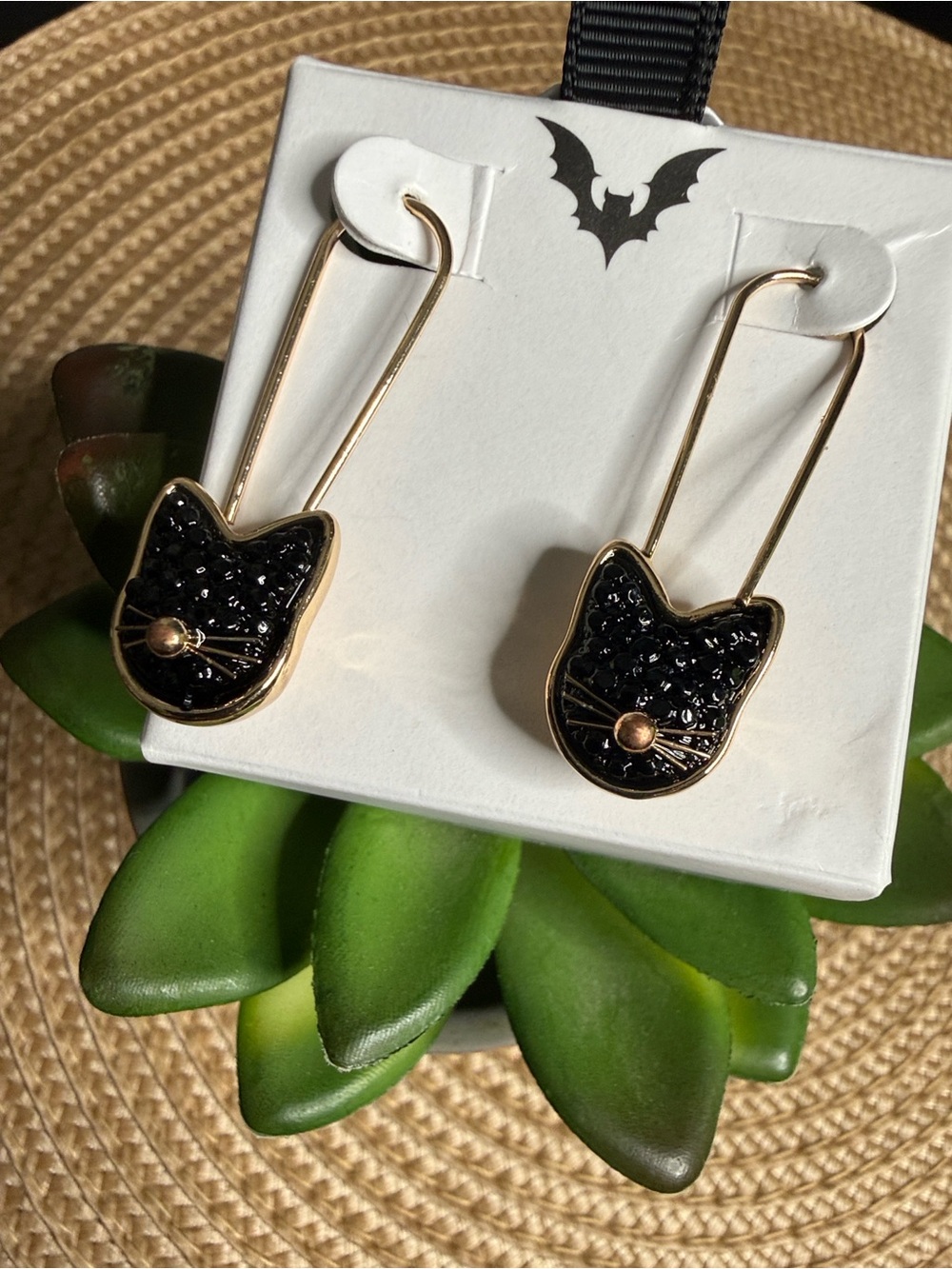 Bella And Jack 🎃 Gold-Tone Drop Earrings Black Cat safety pin